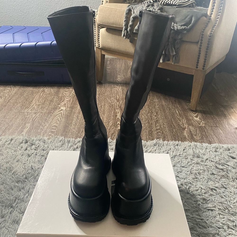 Unif Smoke Boot